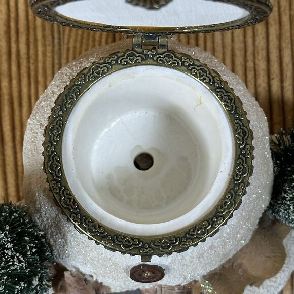 Snowman‎ Resin Figure Trinket Box 6.5” Detailed Christmas Bottle Brush Trees - Picture 8 of 11
